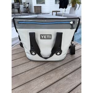 YETI Hopper Two 30 Soft Side Cooler Fog Gray & Tahoe Blue